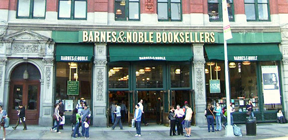 barnes__noble_union_square_nyc-12