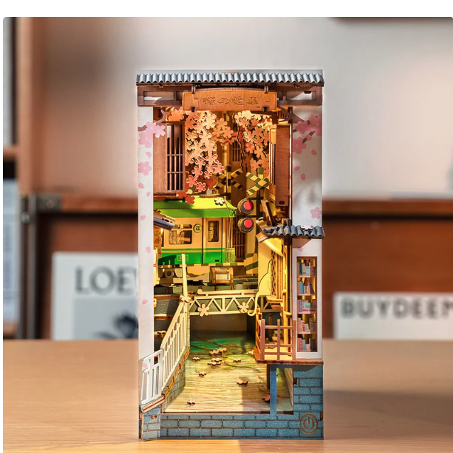 DIY Miniature Kit Book Nook: Sakura Tram