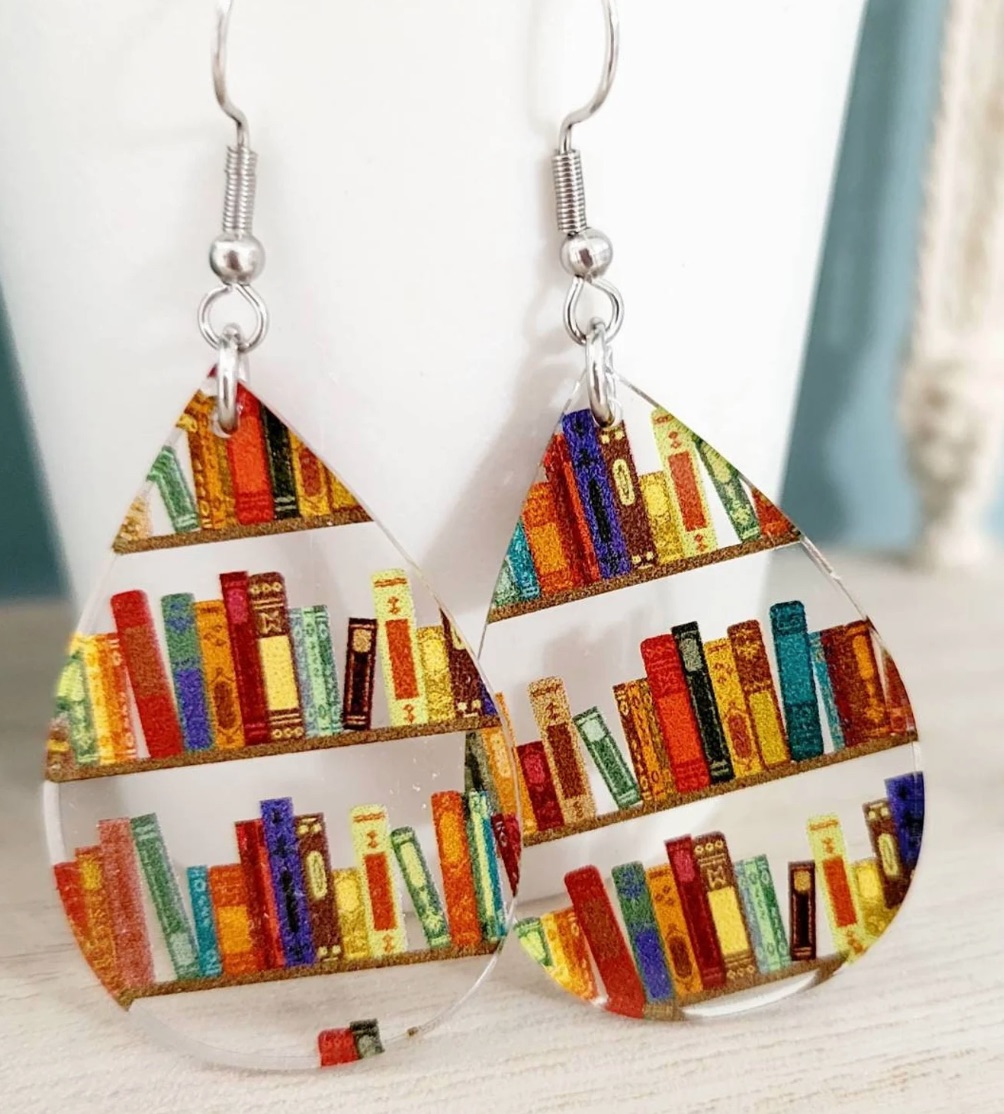 Image of bookshelf earrings