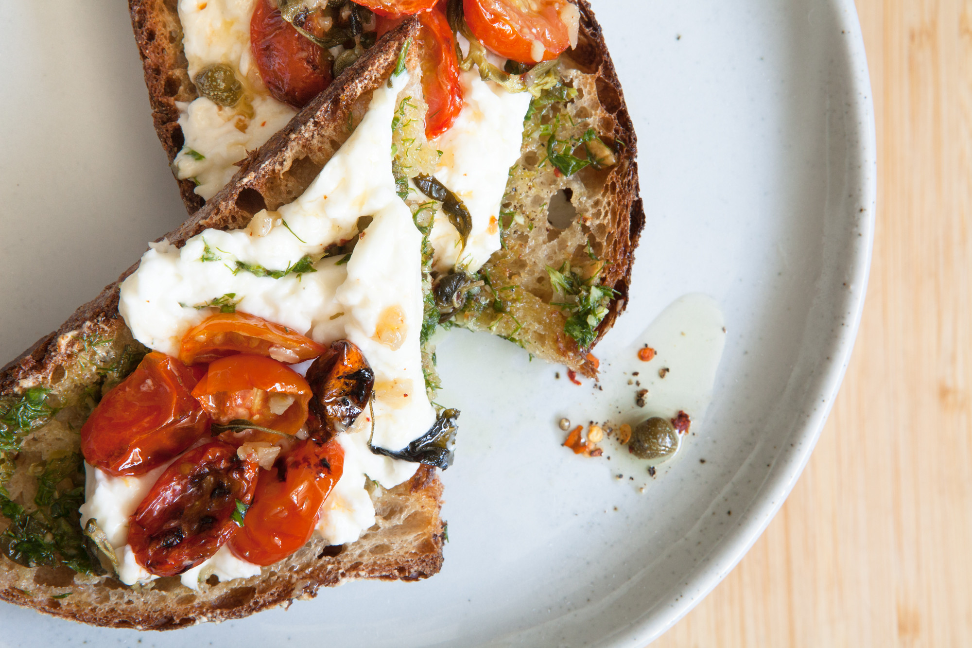 burrata pesto toast